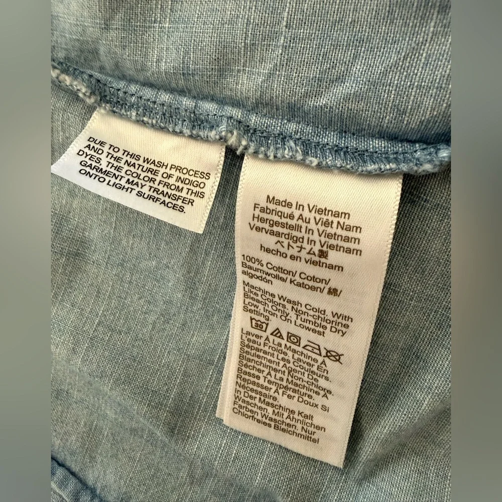 J.Crew Chambray Shirt XS Light Wash Button Down Cotton Denim Top - Picture 10 of 10